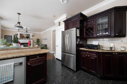 158 Pickles Crescent, Fort Mcmurray, AB - Indoor Photo Showing Kitchen