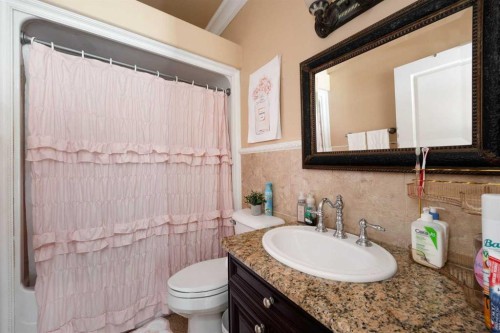 158 Pickles Crescent, Fort Mcmurray, AB - Indoor Photo Showing Bathroom