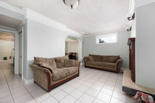 158 Pickles Crescent, Fort Mcmurray, AB - Indoor