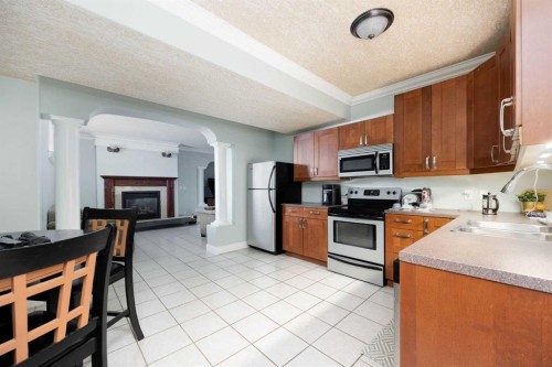 158 Pickles Crescent, Fort Mcmurray, AB - Indoor Photo Showing Kitchen