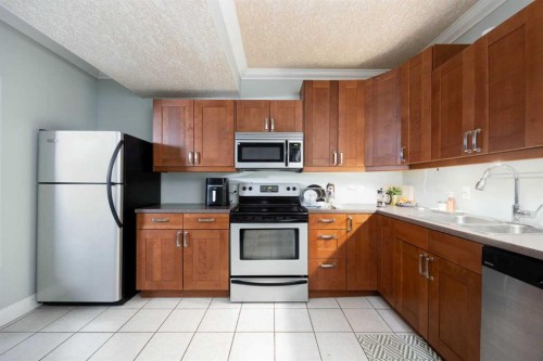 158 Pickles Crescent, Fort Mcmurray, AB - Indoor Photo Showing Kitchen With Double Sink