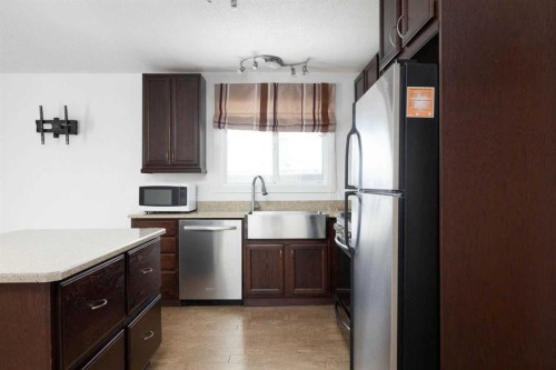 164 Wolverine Drive, Fort Mcmurray, AB - Indoor Photo Showing Kitchen With Stainless Steel Kitchen