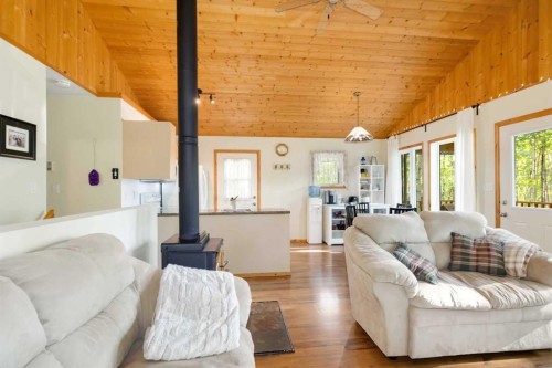 165-14457 Twp Rd 683, Lac La Biche, AB - Indoor Photo Showing Living Room