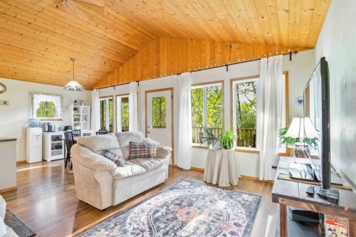 165-14457 Twp Rd 683, Lac La Biche, AB - Indoor Photo Showing Living Room