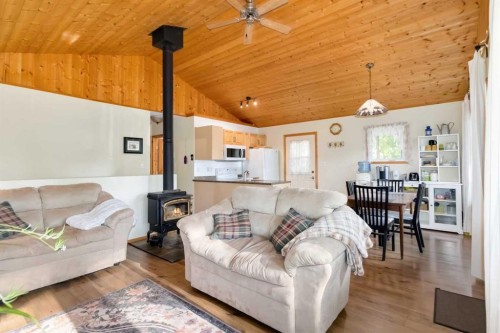 165-14457 Twp Rd 683, Lac La Biche, AB - Indoor Photo Showing Living Room