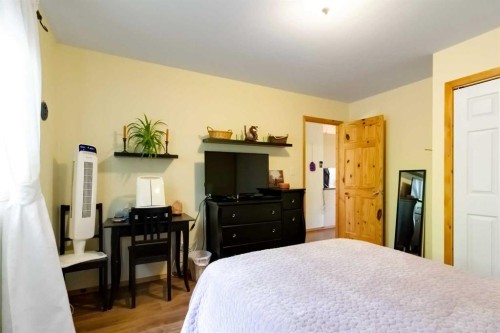 165-14457 Twp Rd 683, Lac La Biche, AB - Indoor Photo Showing Bedroom