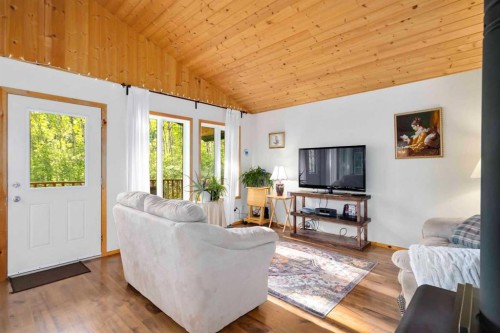 165-14457 Twp Rd 683, Lac La Biche, AB - Indoor Photo Showing Living Room