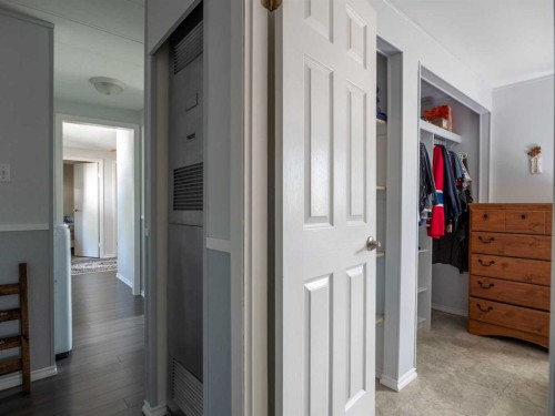 129 Grey Crescent, Fort Mcmurray, AB - Indoor Photo Showing Other Room