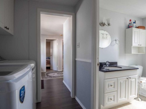 129 Grey Crescent, Fort Mcmurray, AB - Indoor Photo Showing Laundry Room