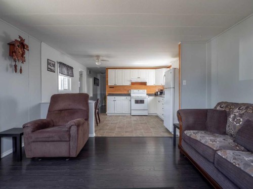 129 Grey Crescent, Fort Mcmurray, AB - Indoor Photo Showing Living Room