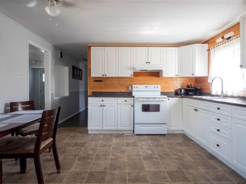 129 Grey Crescent, Fort Mcmurray, AB - Indoor Photo Showing Kitchen With Double Sink