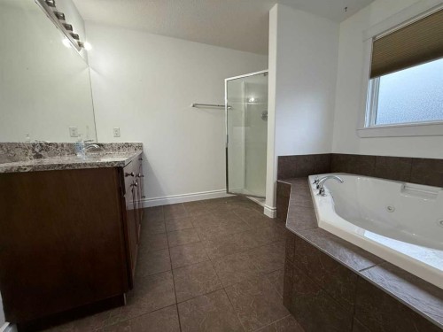 209 Walnut Crescent, Fort Mcmurray, AB - Indoor Photo Showing Bathroom