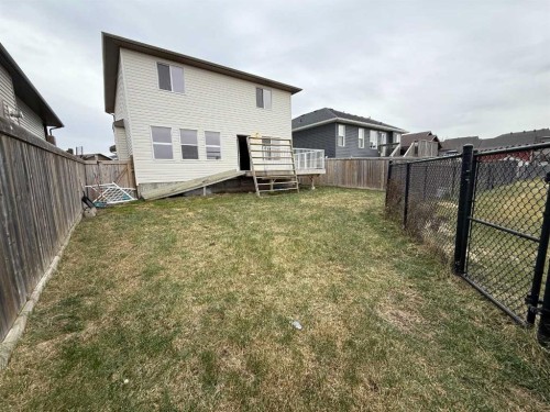 209 Walnut Crescent, Fort Mcmurray, AB - Outdoor With Exterior