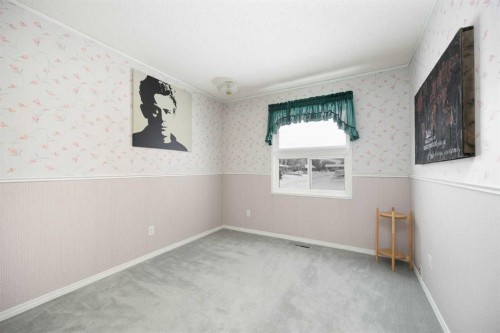 9 Bennett Crescent, Fort Mcmurray, AB - Indoor Photo Showing Other Room