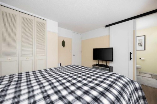 9 Bennett Crescent, Fort Mcmurray, AB - Indoor Photo Showing Bedroom