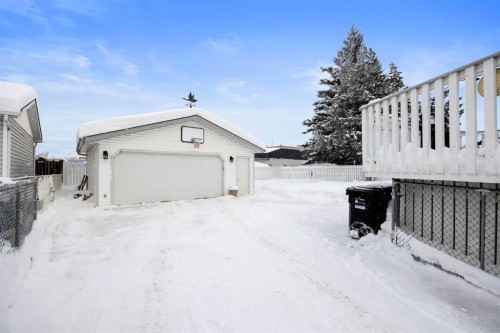9 Bennett Crescent, Fort Mcmurray, AB - Outdoor With Exterior