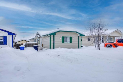 209 Waterhouse Street  Fort Mcmurray, AB T9K 2T1