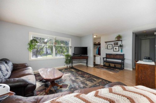 54 Birch Road, Fort Mcmurray, AB - Indoor Photo Showing Living Room