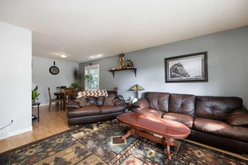 54 Birch Road, Fort Mcmurray, AB - Indoor Photo Showing Living Room