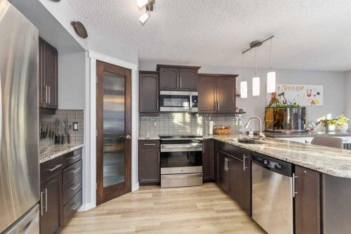 113 Bussieres Drive, Fort Mcmurray, AB - Indoor Photo Showing Kitchen With Stainless Steel Kitchen With Upgraded Kitchen