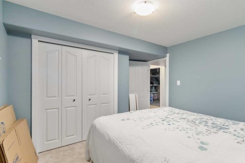 113 Bussieres Drive, Fort Mcmurray, AB - Indoor Photo Showing Bedroom