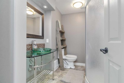113 Bussieres Drive, Fort Mcmurray, AB - Indoor Photo Showing Bathroom