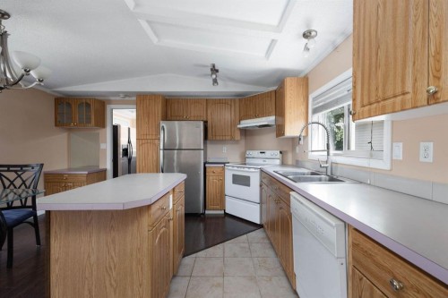 293 Grenfell Crescent, Fort Mcmurray, AB - Indoor Photo Showing Kitchen With Double Sink