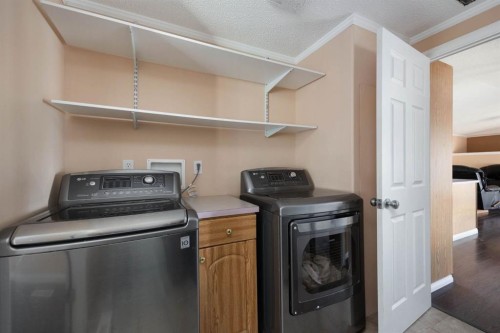 293 Grenfell Crescent, Fort Mcmurray, AB - Indoor Photo Showing Laundry Room