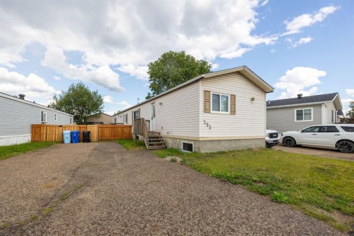 293 Grenfell Crescent, Fort Mcmurray, AB - Outdoor With Exterior