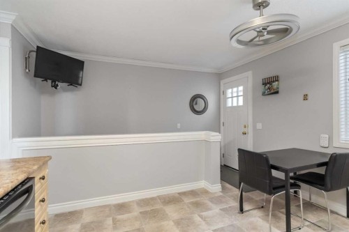 258 Wolverine Drive, Fort Mcmurray, AB - Indoor Photo Showing Dining Room