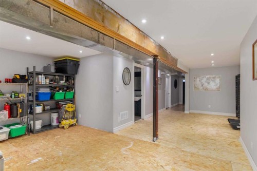 258 Wolverine Drive, Fort Mcmurray, AB - Indoor Photo Showing Other Room