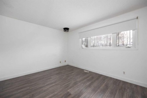 15 Birch Road, Fort Mcmurray, AB - Indoor Photo Showing Other Room