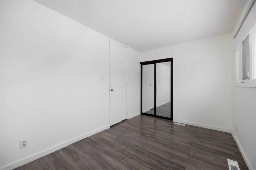 15 Birch Road, Fort Mcmurray, AB - Indoor Photo Showing Other Room