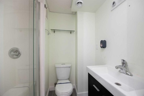 15 Birch Road, Fort Mcmurray, AB - Indoor Photo Showing Bathroom
