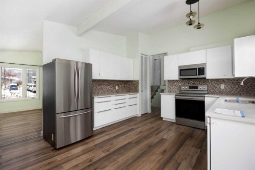 15 Birch Road, Fort Mcmurray, AB - Indoor Photo Showing Kitchen