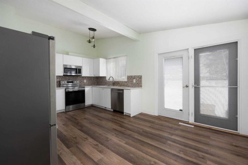 15 Birch Road, Fort Mcmurray, AB - Indoor Photo Showing Kitchen