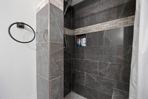 1089 Timberline Drive, Fort Mcmurray, AB - Indoor Photo Showing Bathroom