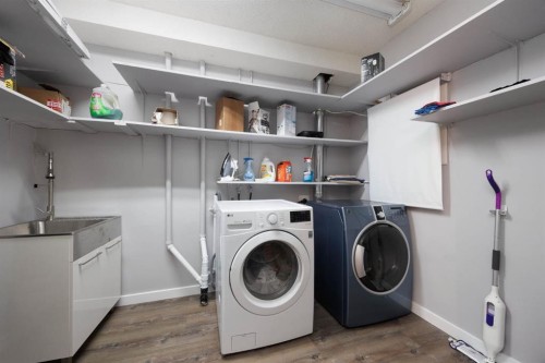 1089 Timberline Drive, Fort Mcmurray, AB - Indoor Photo Showing Laundry Room