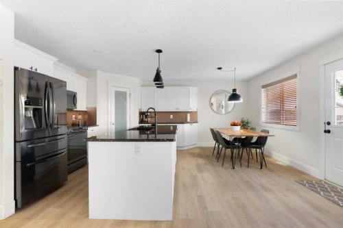 209 Parry Crescent, Fort Mcmurray, AB - Indoor Photo Showing Kitchen