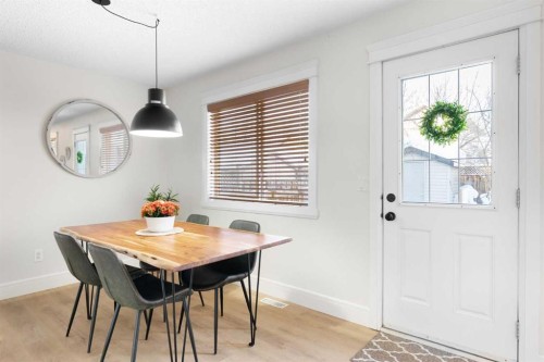 209 Parry Crescent, Fort Mcmurray, AB - Indoor Photo Showing Dining Room