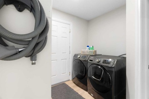 209 Parry Crescent, Fort Mcmurray, AB - Indoor Photo Showing Laundry Room