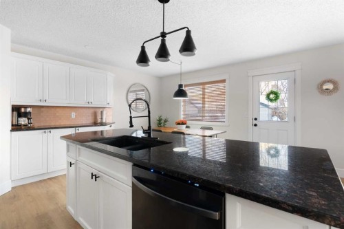 209 Parry Crescent, Fort Mcmurray, AB - Indoor Photo Showing Kitchen With Double Sink