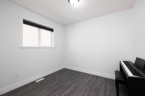 140 Lynx Crescent, Fort Mcmurray, AB - Indoor Photo Showing Other Room