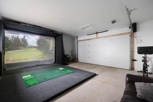 140 Lynx Crescent, Fort Mcmurray, AB - Indoor Photo Showing Garage