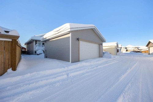 140 Lynx Crescent, Fort Mcmurray, AB - Outdoor With Exterior