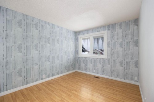 116 Wallace Place, Fort Mcmurray, AB - Indoor Photo Showing Other Room