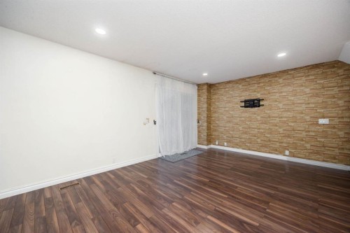 116 Wallace Place, Fort Mcmurray, AB - Indoor Photo Showing Other Room