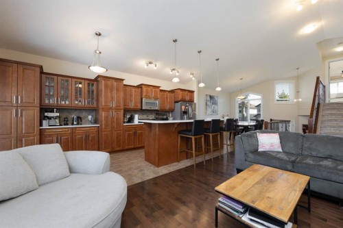 457 Walnut Crescent, Fort Mcmurray, AB - Indoor Photo Showing Living Room