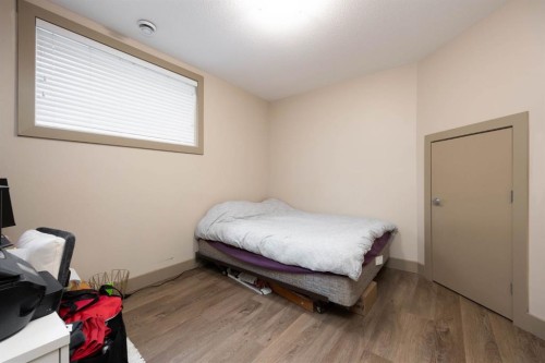 457 Walnut Crescent, Fort Mcmurray, AB - Indoor Photo Showing Bedroom