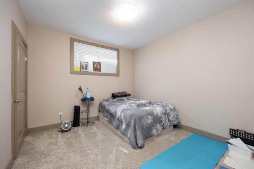 457 Walnut Crescent, Fort Mcmurray, AB - Indoor Photo Showing Bedroom
